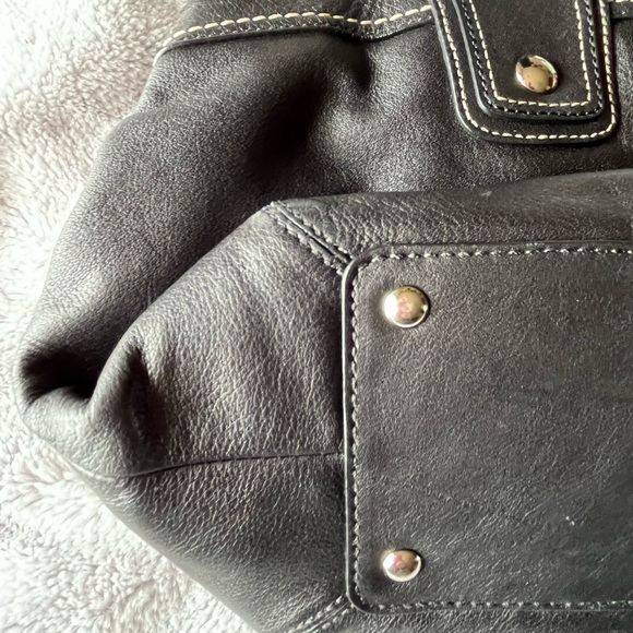 Coach - Picture 5 of 7